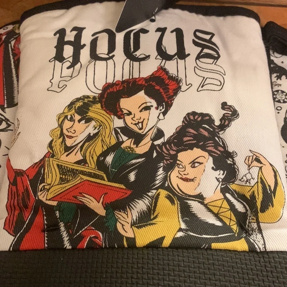 HOCUS POCUS Halloween Kitchen Bundle Oven Mitt & Pot Holder NEW